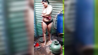 Ak luccha jamai taar notun bou er langta video dharon kore