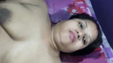 Boudi aunty taar debor er dhon chusha bondho e korte paare na