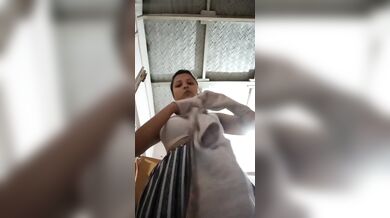 Luccha Deshi dulabhai er matha noshto kore dilo taar shaali