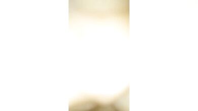 Emon roshalo gudh pelo ke na chaibe mukhe niye taste korte?