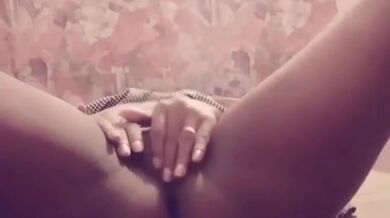 Office theke bashae feere premik er jonno nijer gudh maarlo