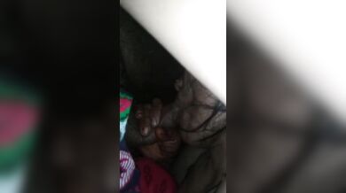 Bosti'r meye ke tule niye taar mukh shundor moton bebohar