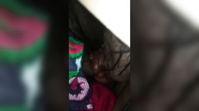 Bosti'r meye ke tule niye taar mukh shundor moton bebohar