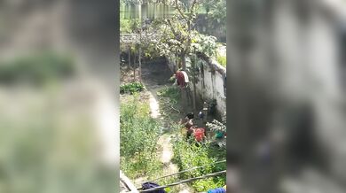 Graam er chaakrani ke gopone record kora holo gosol korte