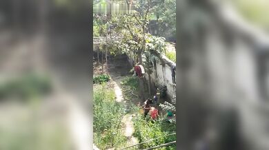 Graam er chaakrani ke gopone record kora holo gosol korte