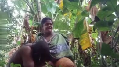 Grammo kaaj er meye ke chodani'r putul er moton bebohar korlo