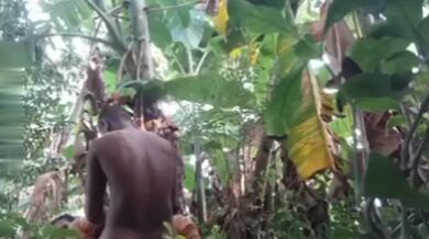 Grammo kaaj er meye ke chodani'r putul er moton bebohar korlo