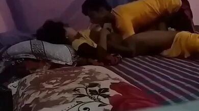 Khali basha peye chele taar premika ke niye eshe moja korlo