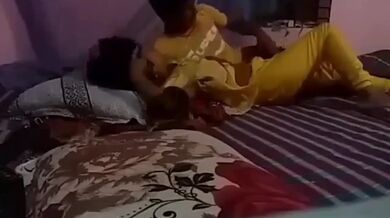 Khali basha peye chele taar premika ke niye eshe moja korlo