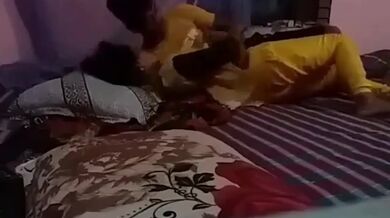 Khali basha peye chele taar premika ke niye eshe moja korlo