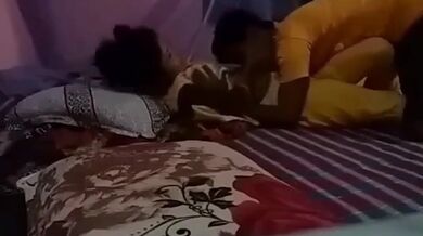 Khali basha peye chele taar premika ke niye eshe moja korlo