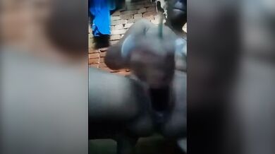 Boudi nijer gudh ke shaamlate na pere porokiya te joag deye