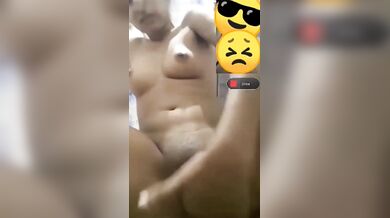 Poribaar ghore thaaka kaleen noshtami jaari raakhe dushtu apu