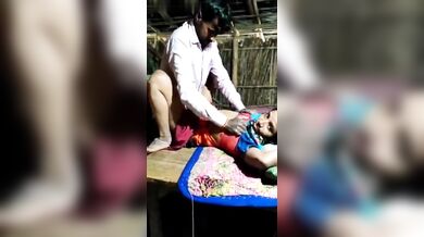 Bokeya porishodh korar jonno auto chalok er bou ke bebohar