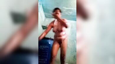 Office a jaowar aageo aunty premik ke kono shomoye bhule na!