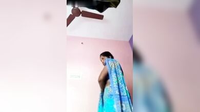 Office a jaowar aageo aunty premik ke kono shomoye bhule na!