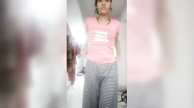 Graam er didi taar nijer kumari gudh fatanor jonno ready!