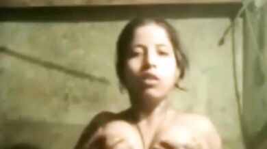 Graam er ak horny bhabhi'r gudh o chulkani shuru hoye geche!