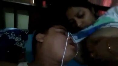 Camera'r notun mode try korlo dudu'r chushani record korte!