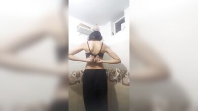 Lojja paowa shotteo nijer dushtu video dharon korlo premika