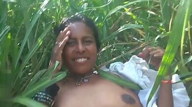 Khet er kormochari ke hardcore bhabe choda'r viral video clip