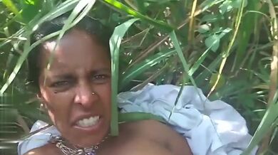 Khet er kormochari ke hardcore bhabe choda'r viral video clip