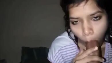 Hindu meye lomba dhonwala Muslim bf ke chushe khaowar clip