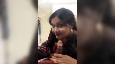 Notun Assamese bou er dhon chata'r viral video clip