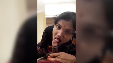 Notun Assamese bou er dhon chata'r viral video clip