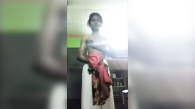 Kolkata'r college a porua meye'r bf er jonno oshlil video faash