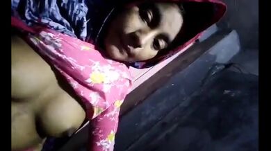 Bangladeshi grammo apu'r 3 ta oshlil clip share kora hoyeche