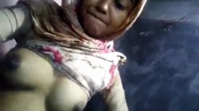 Bangladeshi grammo apu'r 3 ta oshlil clip share kora hoyeche