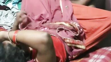 Kolkata'r grammo couple ke dekha gelo besh masti furti korte