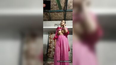 Probashi jamai ke call a rekhe Deshi premik er shathe moja