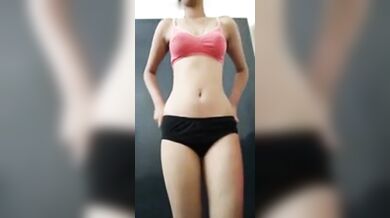 Gym a jaowar aage boyfriend ke nijer dudu dekhanor MMS video