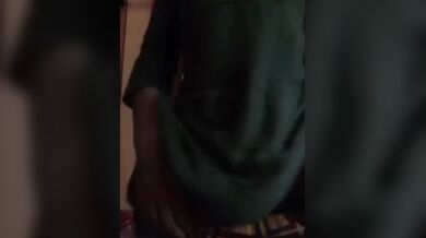 Moddho boyoshko aunty sexy shorir showoff korlo bf er jonno