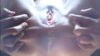 Masoom grammo meye nijer golapi rong er gudh faka kore dilo