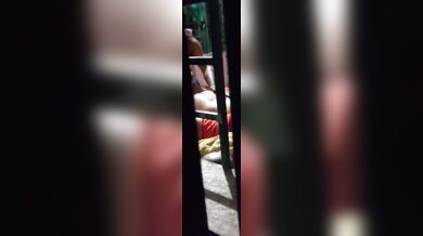 Nijer dhon ke control korte na pere chode dilo bou er pasa