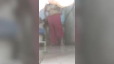 Chidro diye bondhu'r maa er boro dudu expose korar choto clip