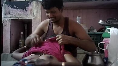 Grammo kaki'r boro sthon gulo bhalo moton massage korar clip