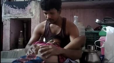 Grammo kaki'r boro sthon gulo bhalo moton massage korar clip