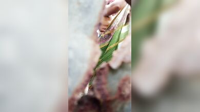 Bangladesh er grammo aunty'r langta houa lukiye video dharon