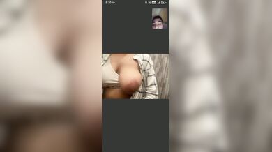 Bishal boro sthon bestie ke showoff korar MMS video clip