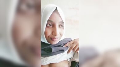 College a porua hijabi meye'r prothom dushto MMS video clip