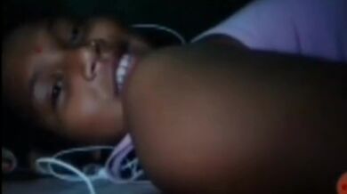 Boro sthonwala slutty boudi'r MMS video faash korlo premik