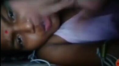 Boro sthonwala slutty boudi'r MMS video faash korlo premik