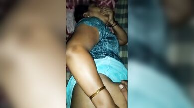 Mota shasthowala boudi ke chode dilo taar jamai o bondhu mile