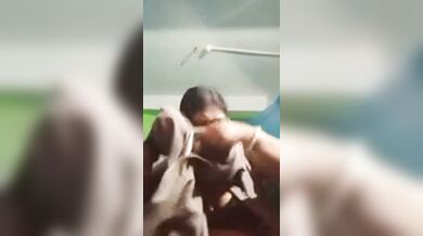 Mota boudi kaaj theke firei langta hoye gelo premik er jonno