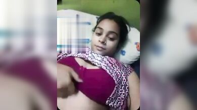 Bangladeshi bhabhi MMS clip diye nijer dudu gulo dekhalo
