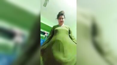 Fossha bhabhi jamai'r bondhu'r shonge noshtami kora MMS faash